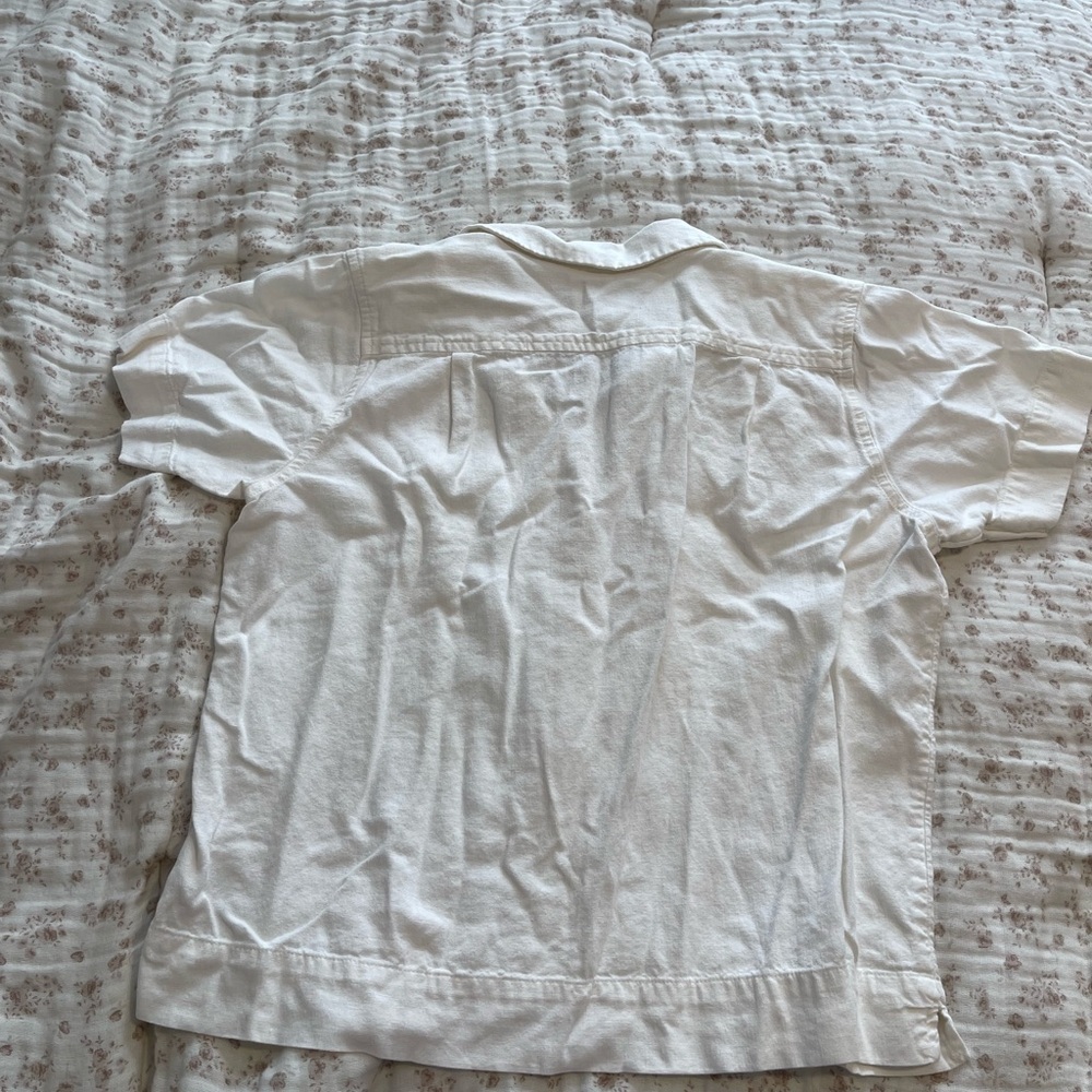 White Short-Sleeve Button-Up Shirt - Picture 4 of 6